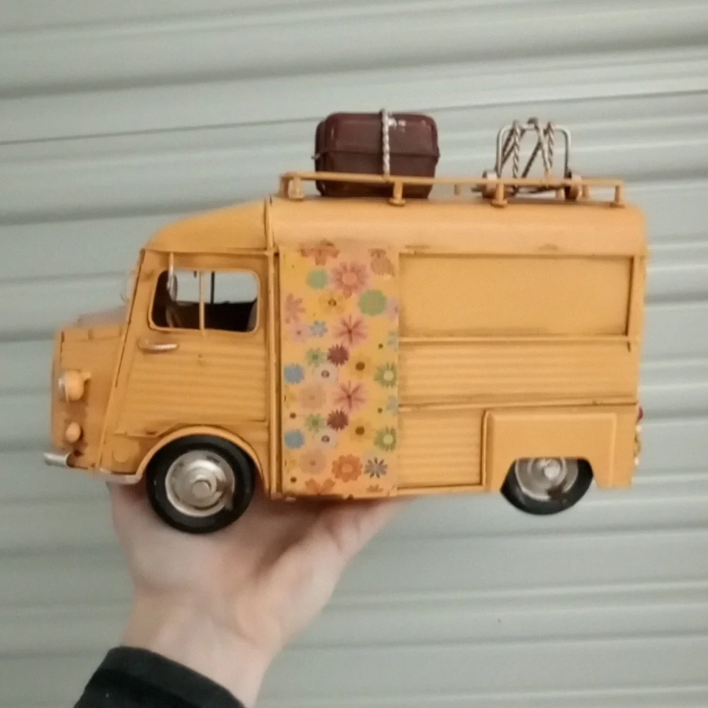 Decorative Volkswagen bus spring - Picture 3 of 6